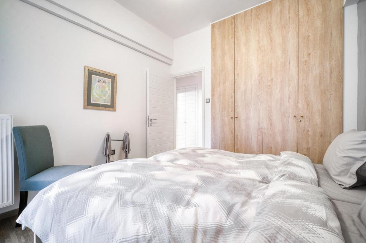 Delightful Stylish Two Bedroom Condo In Hip Area Of Central เอเธนส์ ภายนอก รูปภาพ