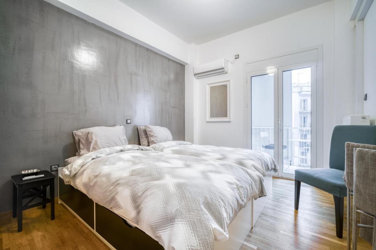Delightful Stylish Two Bedroom Condo In Hip Area Of Central เอเธนส์ ภายนอก รูปภาพ
