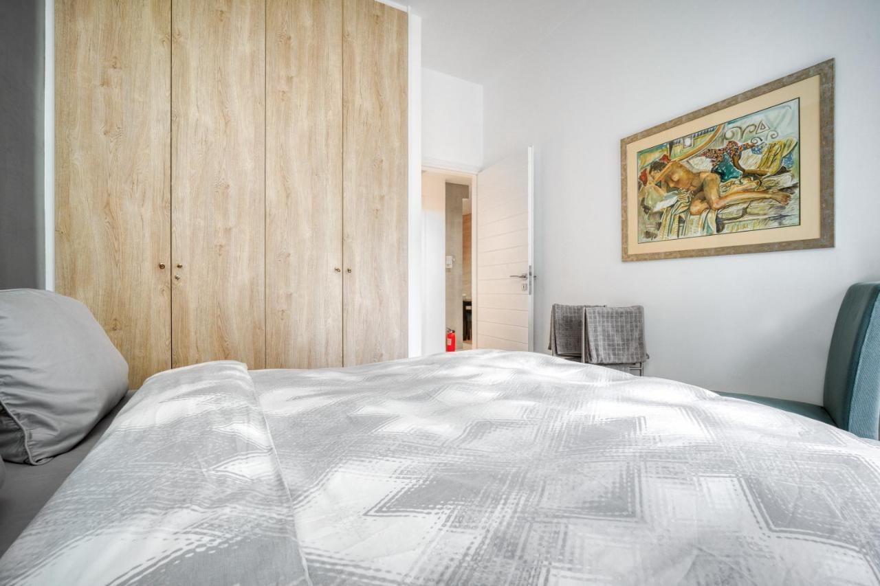 Delightful Stylish Two Bedroom Condo In Hip Area Of Central เอเธนส์ ภายนอก รูปภาพ